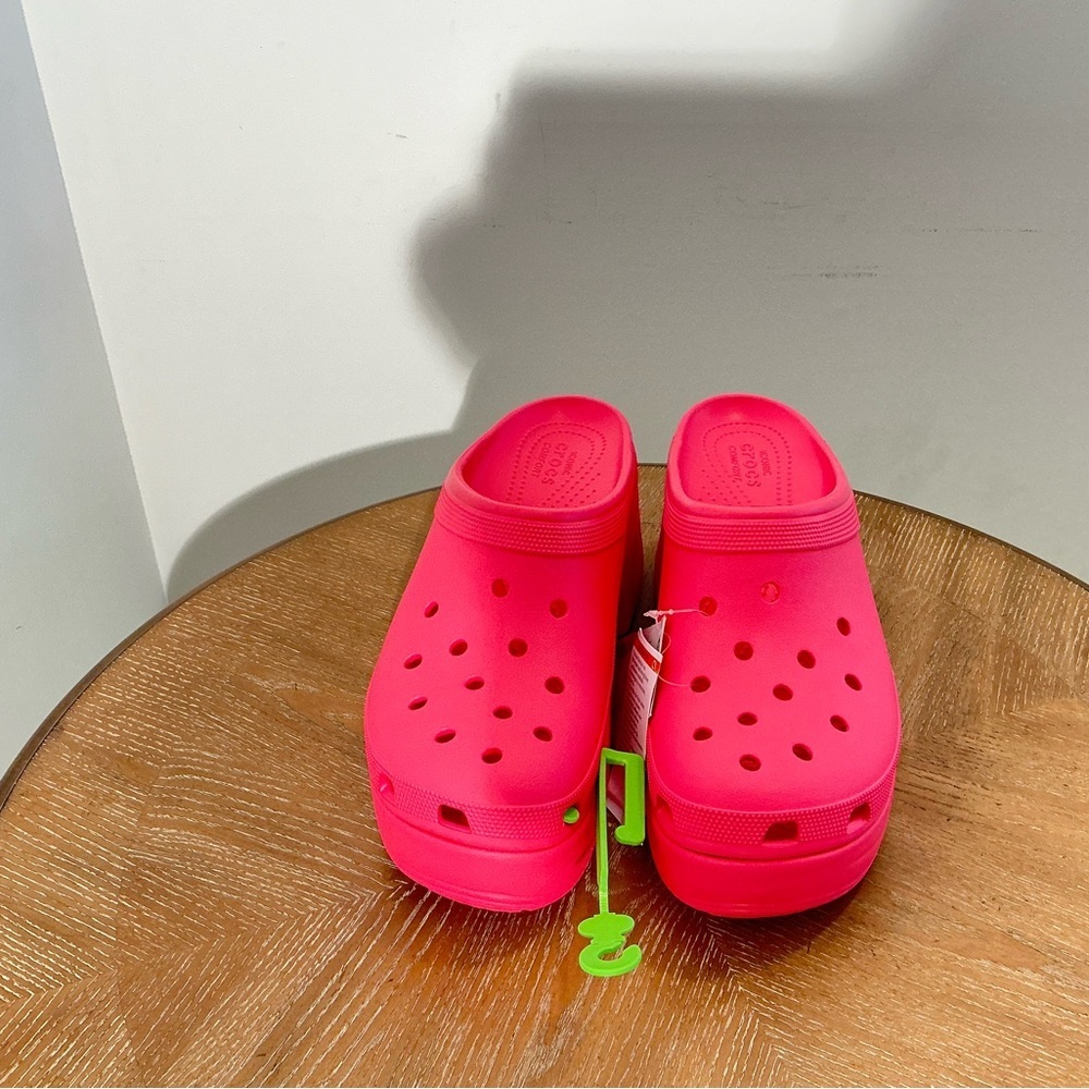 Stylish Pink Platform Clogs - Picture 5 of 6